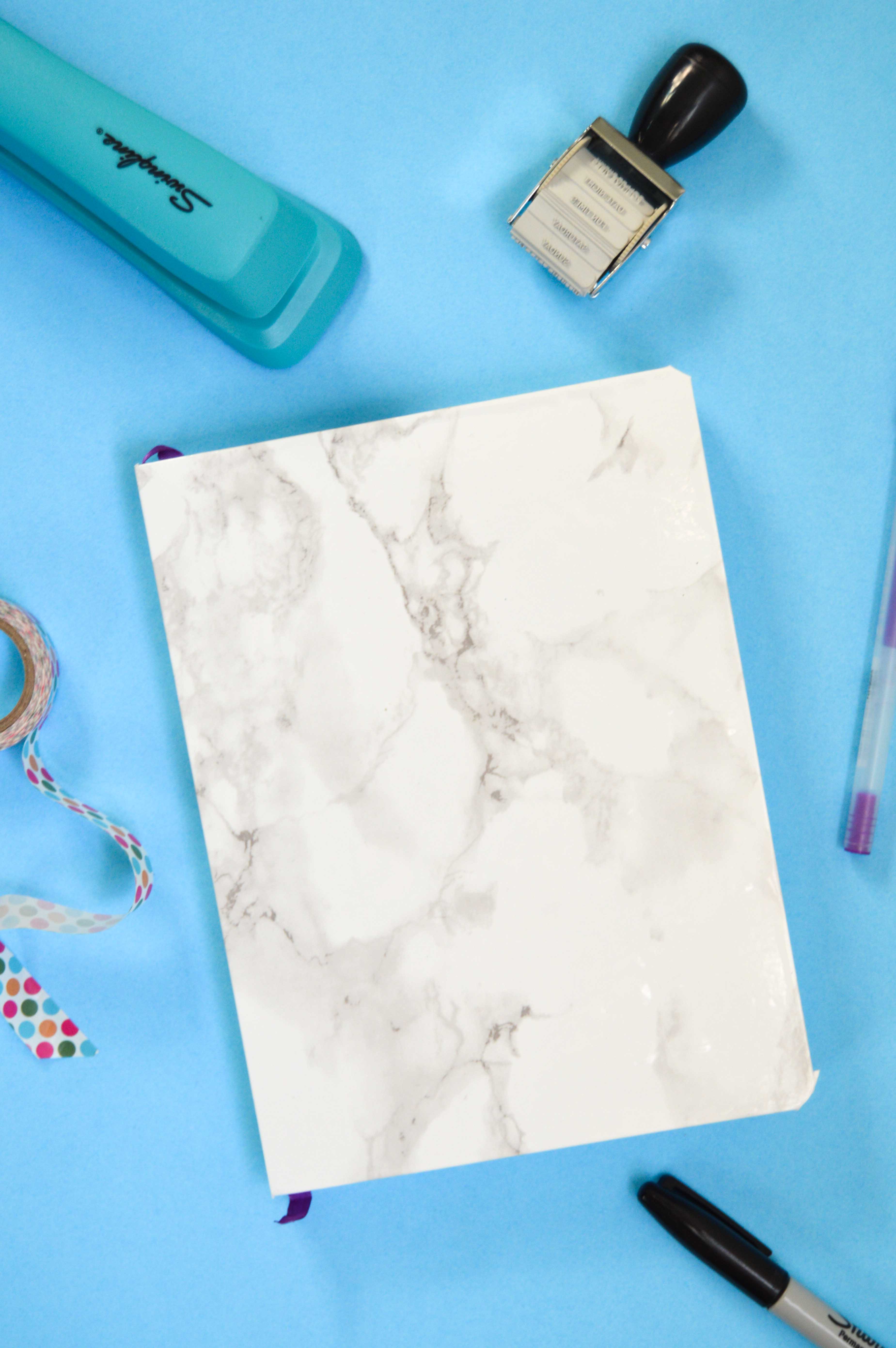 Belastingbetaler schuintrekken verschijnen DIY Marble Notebook | Club Crafted