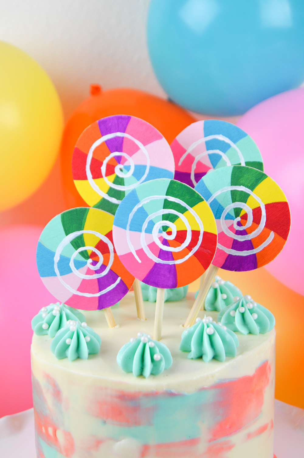 DIY Lollipop Cake Topper | Club Crafted