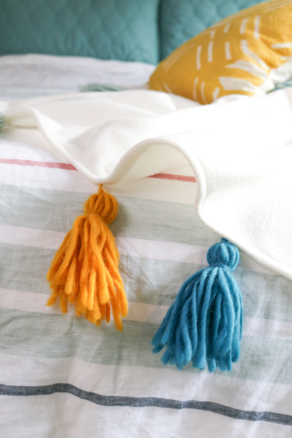 DIY Fleece Tassel Blanket | Club Crafted