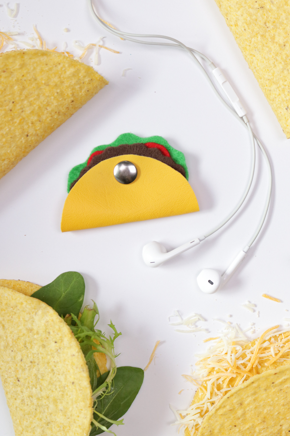 DIY Taco Headphone Organizer | Club Crafted