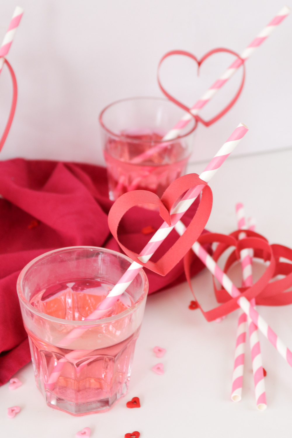 DIY Valentine Paper Heart Straw Toppers