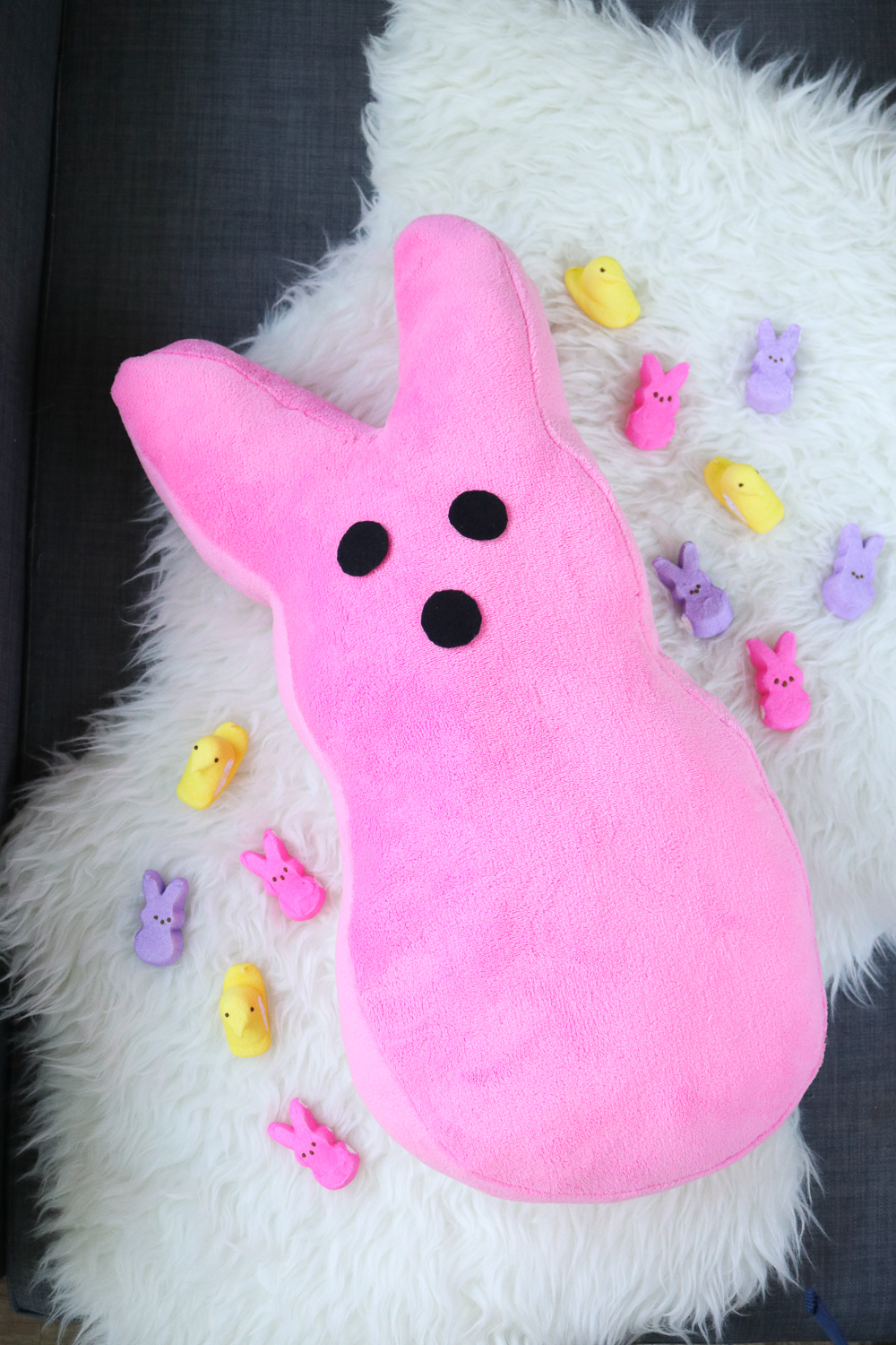 DIY Peeps Pillow | Club Crafted