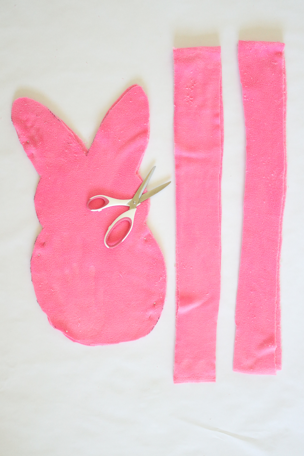 DIY Peeps Pillow | Club Crafted