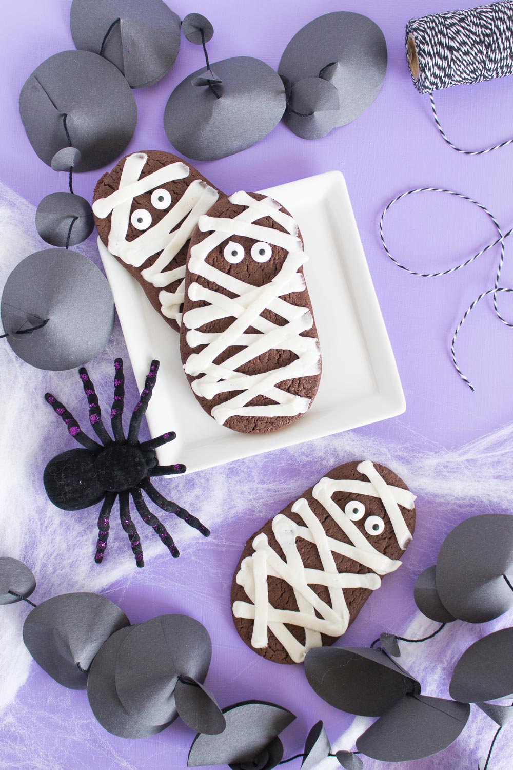 Chocolate Mummy Cookies for Halloween! (Cake Batter Cookies) | Club Crafted