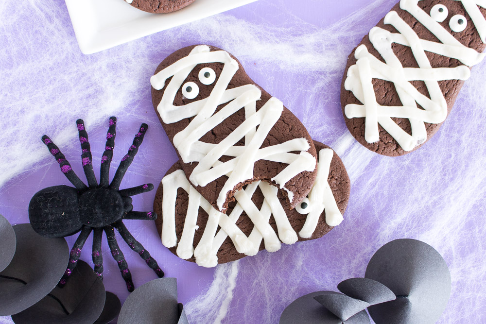 Chocolate Mummy Cookies for Halloween! (Cake Batter Cookies) | Club Crafted