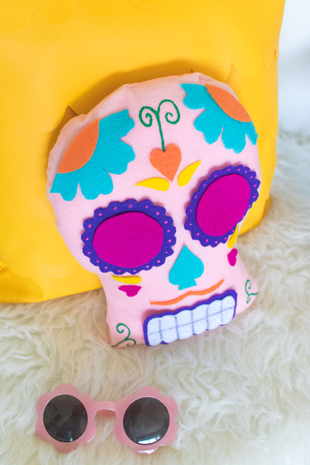 DIY Dia de los Muertos Sugar Skull Pillow | Club Crafted