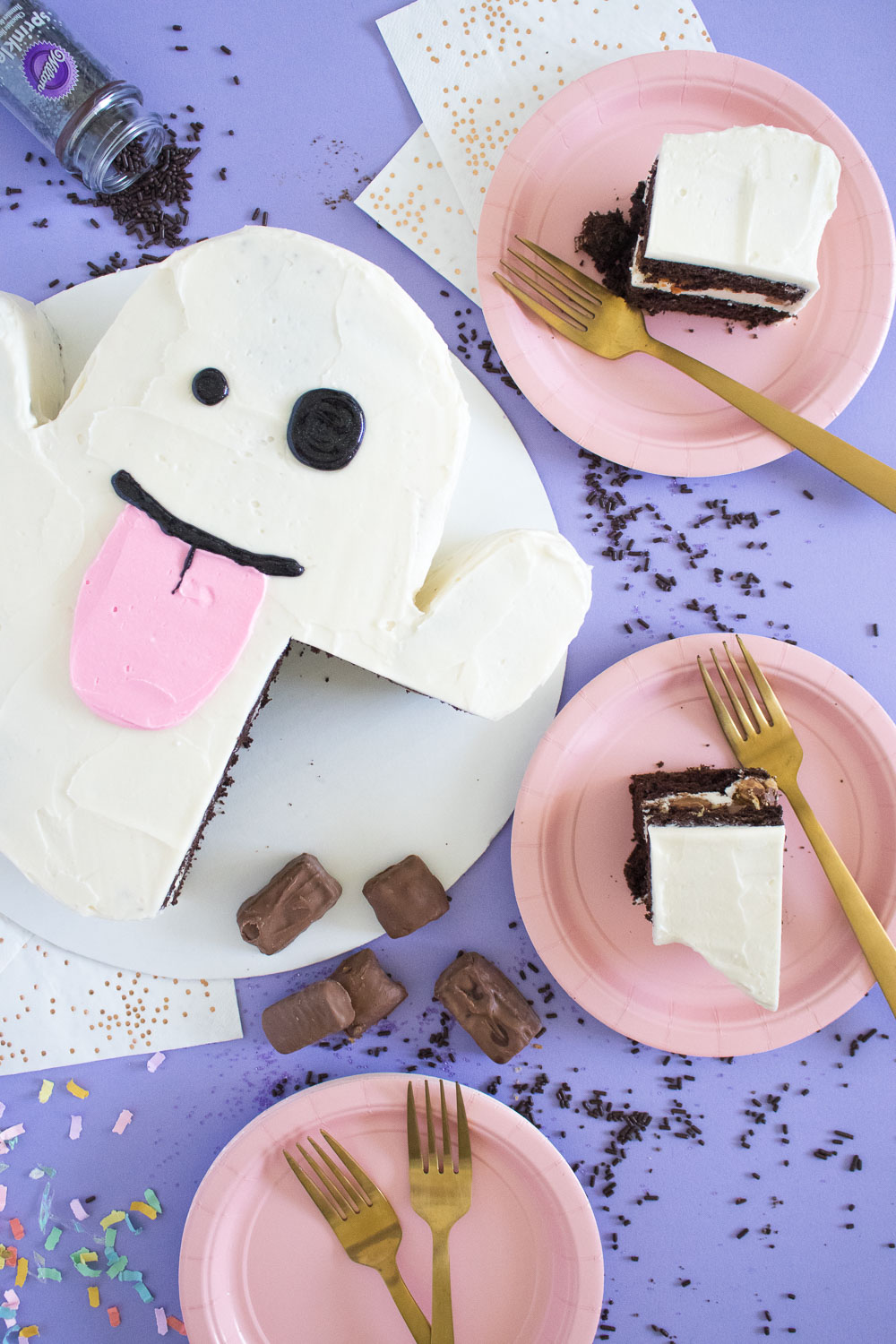 Emoji Ghost Cake with Halloween Candy | Club Crafted