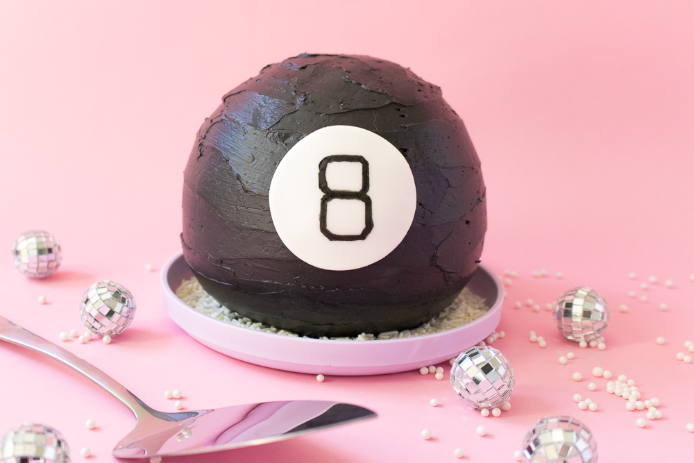 Magic 8 Ball Cake | Club Crafted