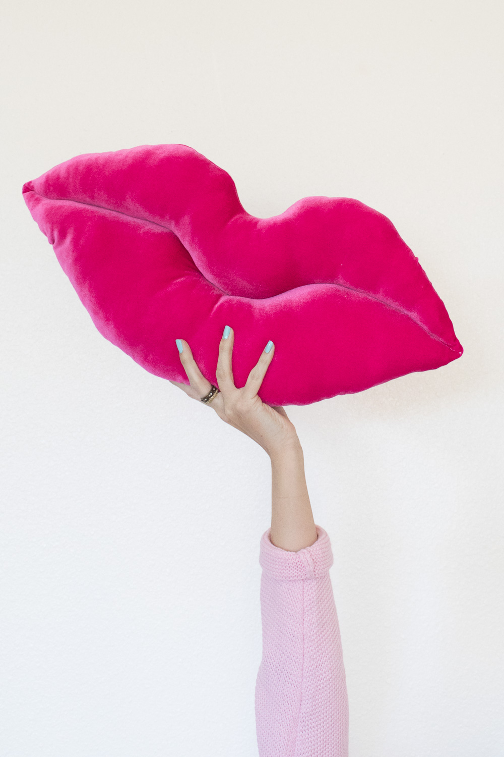 DIY Velvet Lips Pillow | Club Crafted