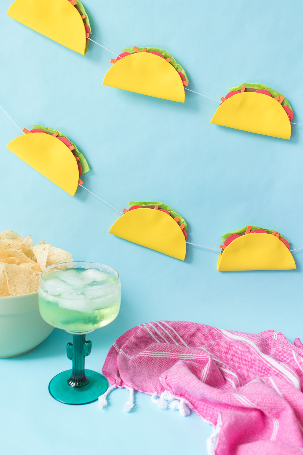 DIY Simple Taco Banner for a Cinco de Mayo Party! | Club Crafted