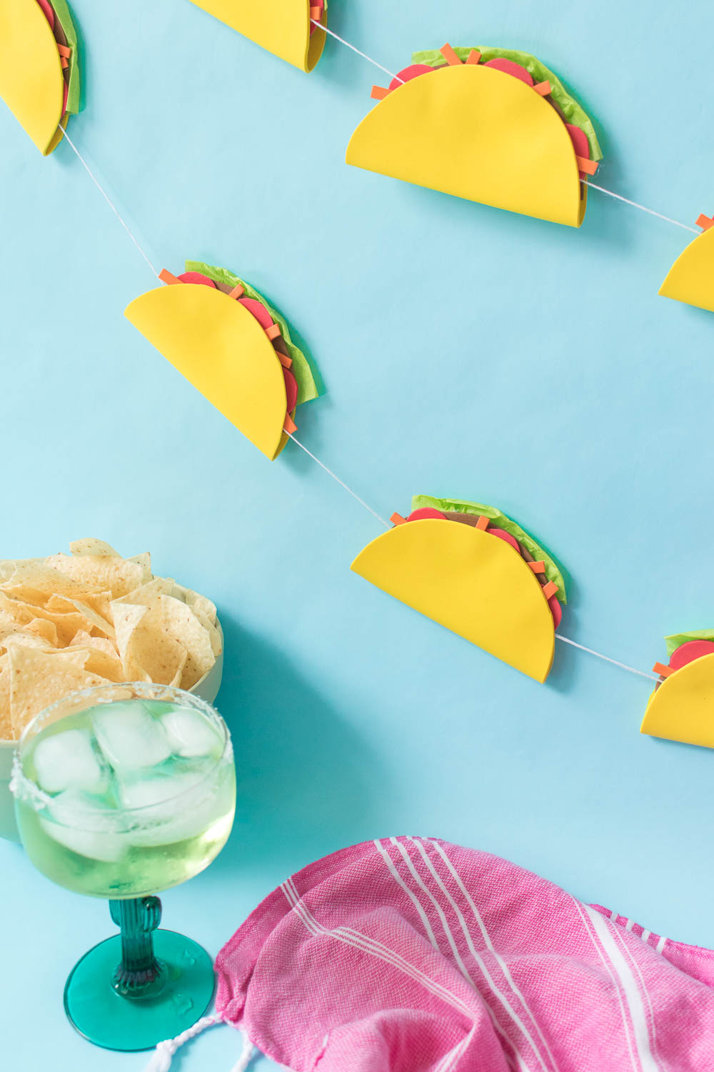 DIY Simple Taco Banner for a Cinco de Mayo Party! | Club Crafted