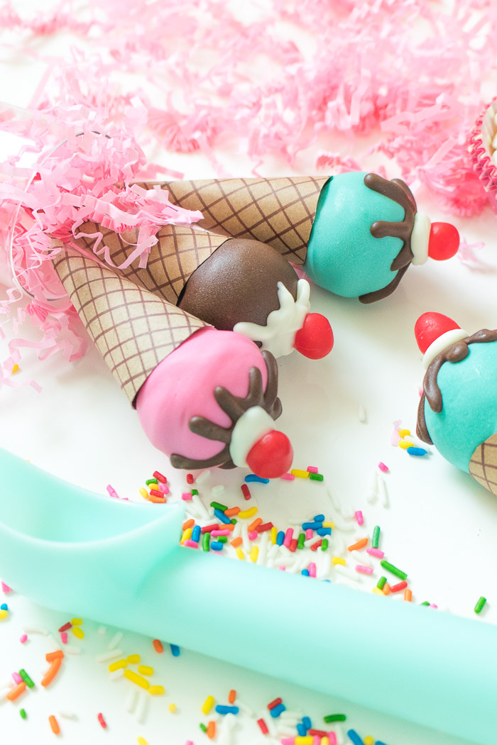 How to Make Ice Cream Cone Cake Pops - Frosting and Glue- Easy crafts,  games, recipes, and fun