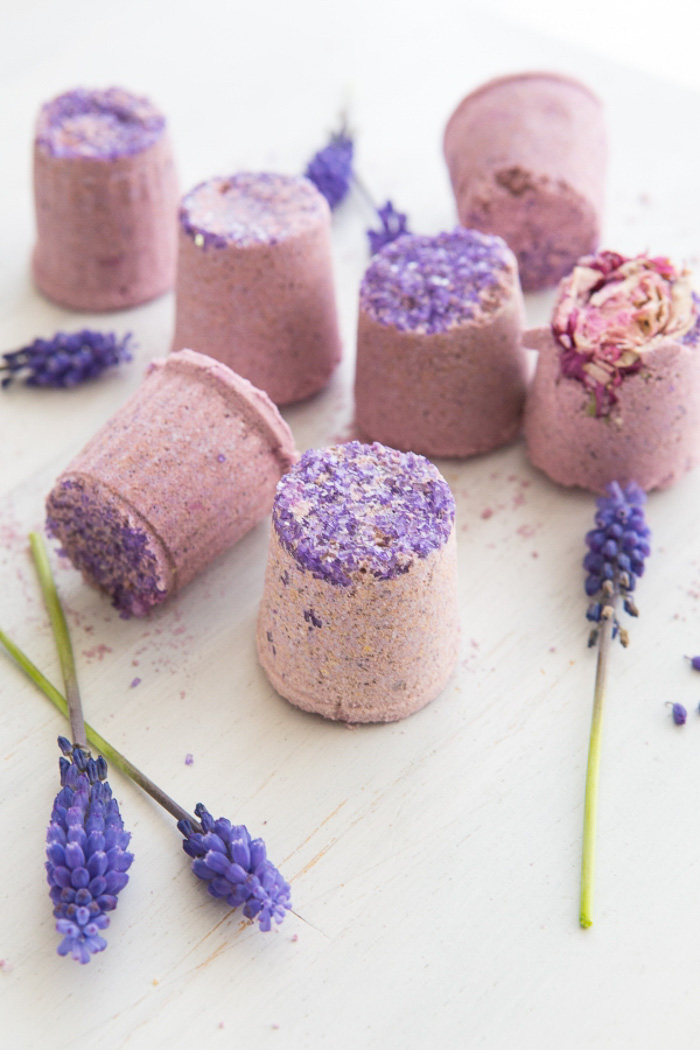 Cute DIY Bath Bombs to Share with Your BFF | Club Crafted
