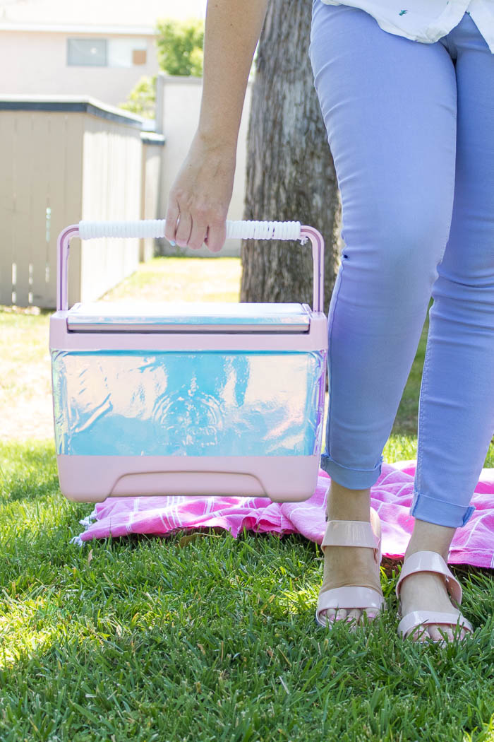 DIY Holographic Cooler (Ice Chest) | Club Crafted
