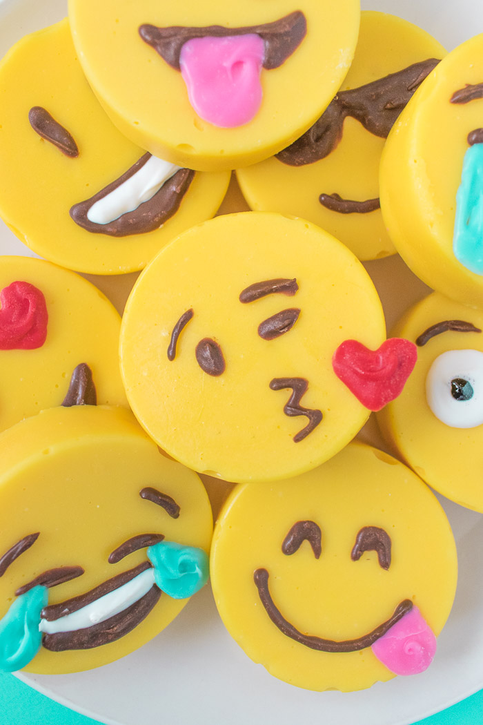 Emoji Fudge | Club Crafted