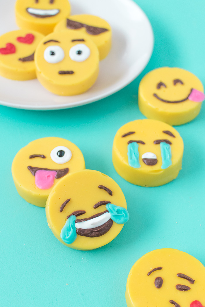 Emoji Fudge | Club Crafted