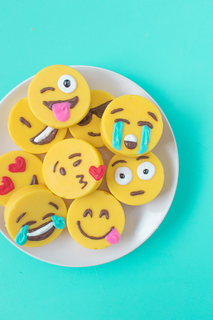 Emoji Fudge | Club Crafted