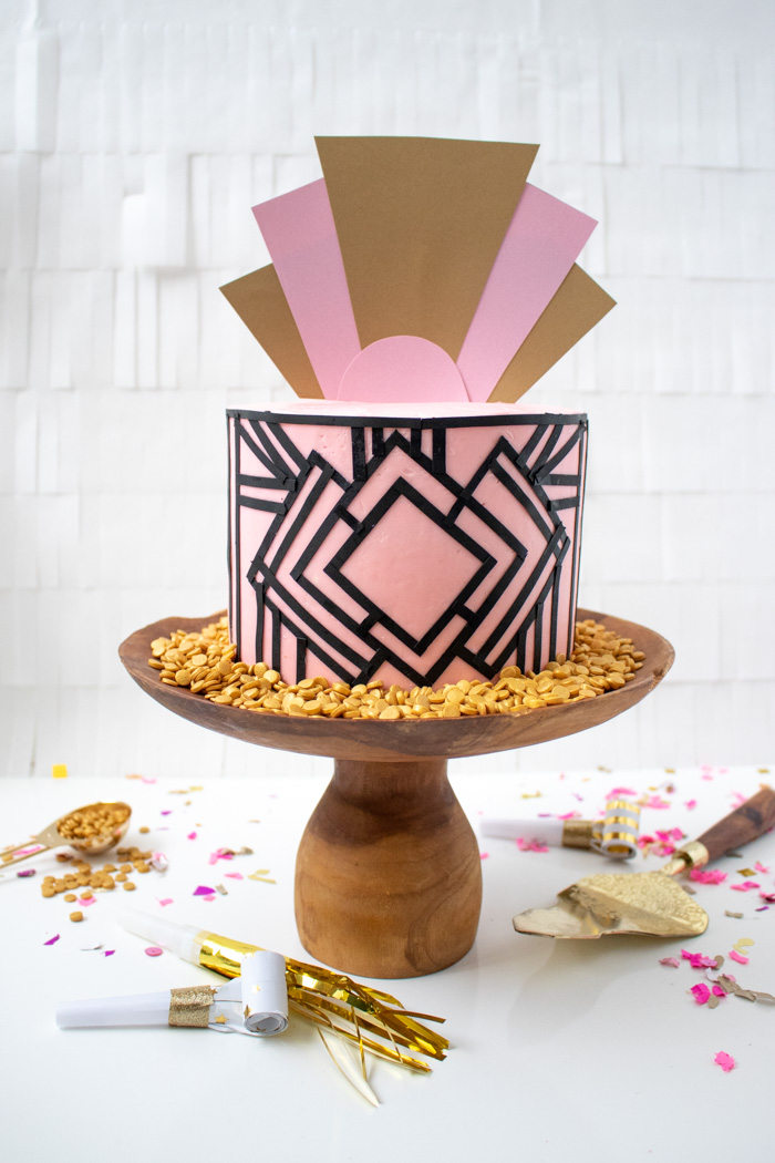 How To Decorate An Art Deco Cake For New Year'S Eve | Club Crafted