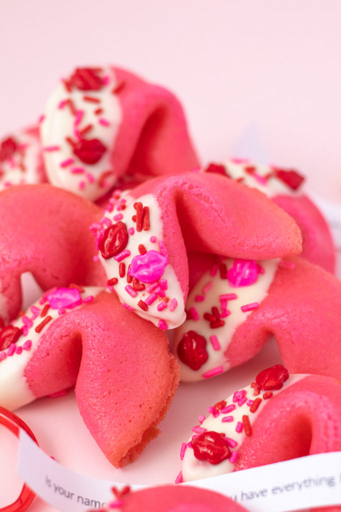 Valentine's Day Pick-Up Line Cookies (Fortune Cookies) | Club Crafted