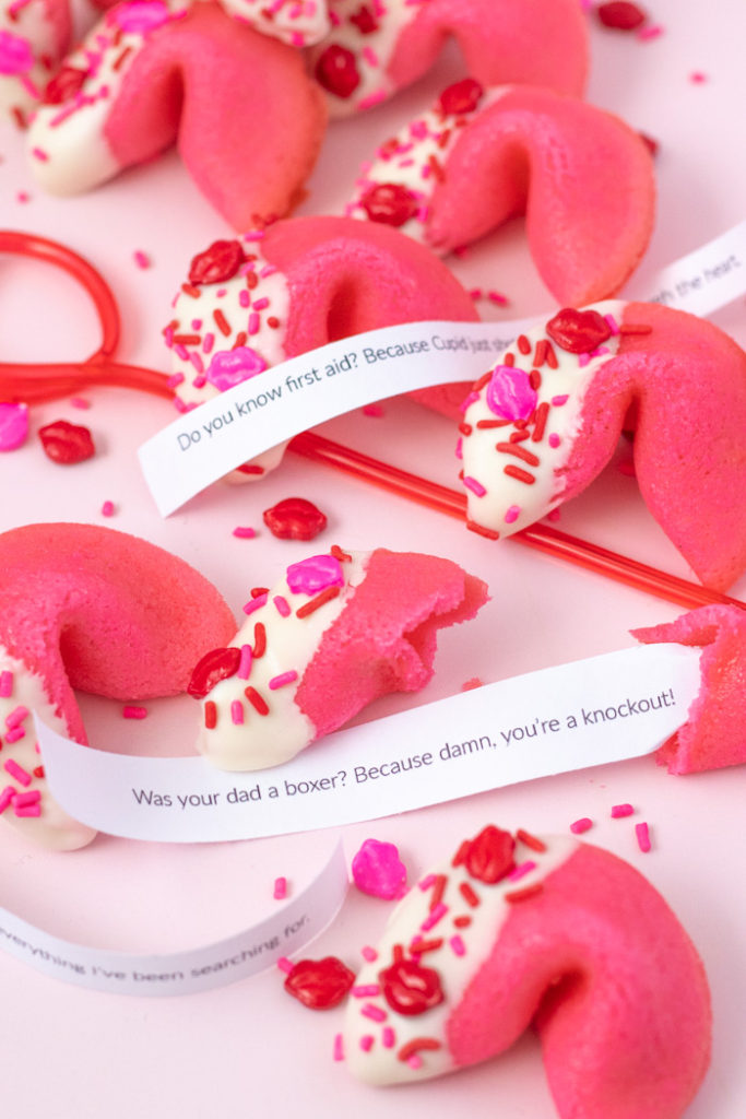 Valentine's Day Pick-Up Line Cookies (Fortune Cookies) | Club Crafted