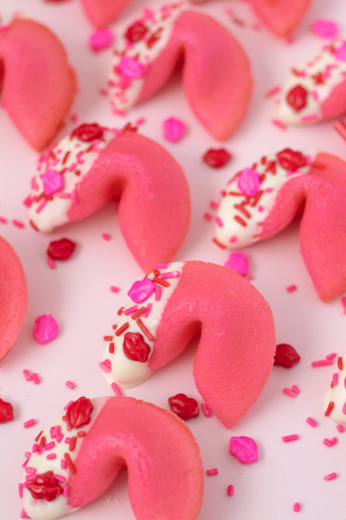 Valentine's Day Pick-Up Line Cookies (Fortune Cookies) | Club Crafted