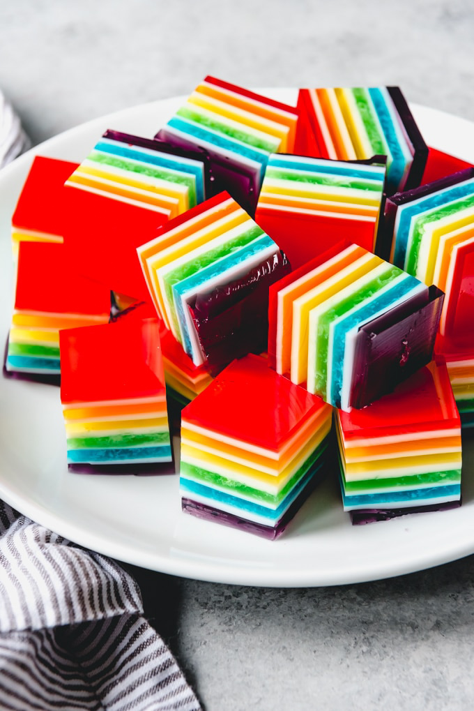 45 Rainbow Foods for Every Occasion / Club Crafted