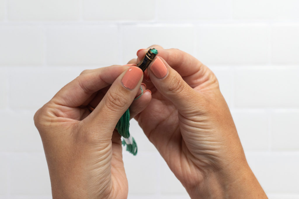 Make DIY tassel earrings in just 5-minutes! Use embroidery string to make easy tassels you can use for DIY jewelry and accessories in your favorite colors! #tassels #diyjewelry #giftideas #5minutediy #diyideas #embroideryfloss
