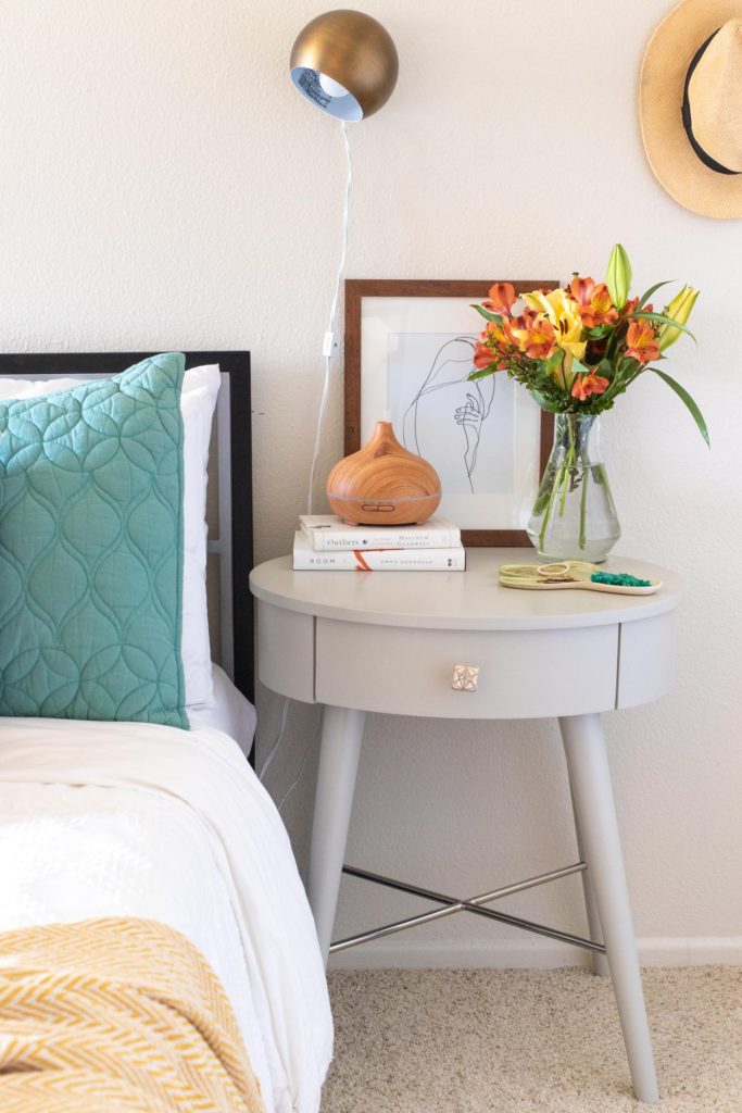 DIY Closet Door Makeover with Wallpaper + My Bedroom Refresh for Fall with Wayfair // How to use removable wallpaper for a rental-friendly closet door makeover that makes a statement! Plus, see how to update your bedroom for fall with small accents that make a big difference! #ad #homedecor #closetdoors #wallpaper #bedroom #falldecor #rentalfriendly #diydecor #roommakeover
