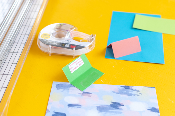 How to Make Recipe Card Dividers // Use patterned paper to make simple dividers in a recipe box (plus download these free printable recipe cards!) // #papercrafts #freeprintable #recipecards #organization