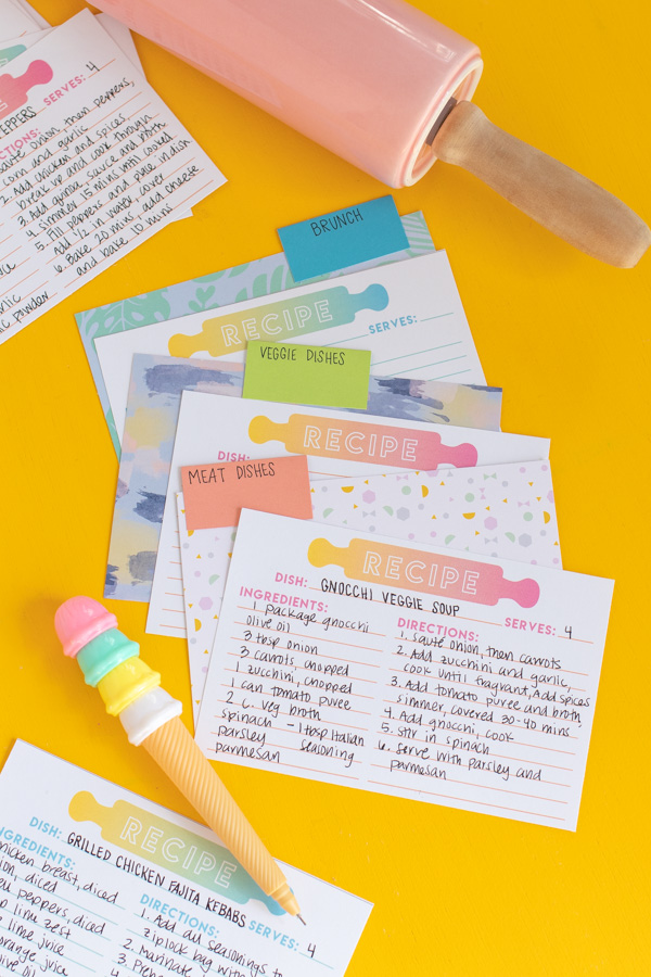 How to Make Recipe Card Dividers // Use patterned paper to make simple dividers in a recipe box (plus download these free printable recipe cards!) // #papercrafts #freeprintable #recipecards #organization