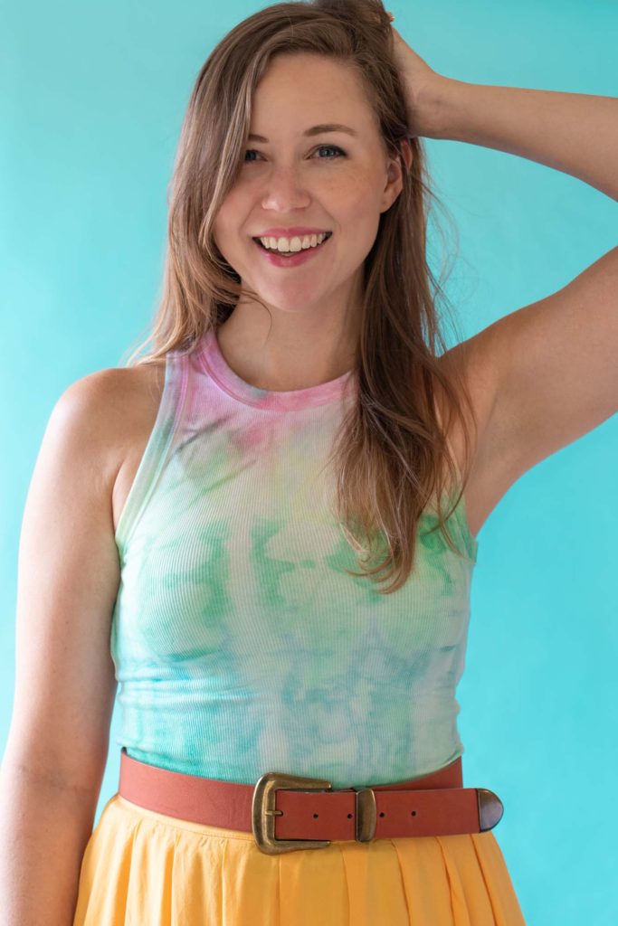 How to Tie Dye with Fabric Paint // See how to create tie dye with soft fabric paint by Tulip! #ad Make tie dye patterns on any fabric with just paint and water. Click through for the full video! #tiedye #dyeing #fabric #painting #fabricpaint #summerdiy #fashiondiy #tshirt