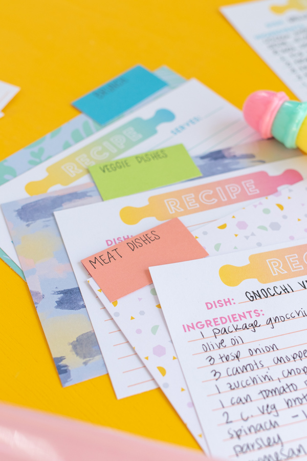 Free Printable Recipe Cards // Download these free printable recipe cards with colorful gradient designs for organizing your favorite recipes (plus make these easy DIY recipe card dividers!) // #papercrafts #freeprintable #recipecards #organization