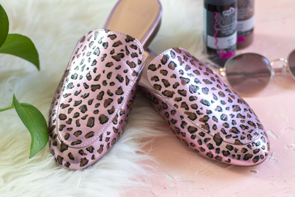 DIY Leopard Print Shoes // Painted Shoe Makeover // Use Tulip paints to give any pair of shoes an animal print makeover with Dimensional Print in minutes! #ad #backtoschool #painting #diyfashion #upcycle #womensclothing #leopardprint