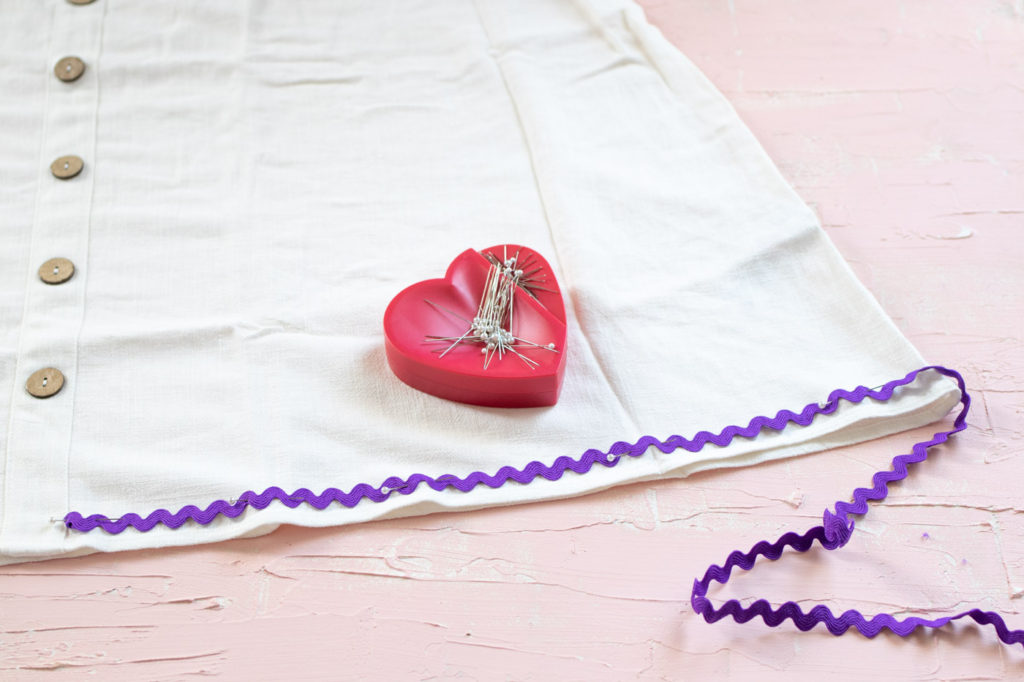 DIY Rainbow RickRack Dress // How to Sew RickRack // Learn the easy way to sew rick rack with this sewing tutorial to update a dress for summer with cute rainbow trim! #sewing #womensfashion #rickrack #howtosew #rainbow #fabricprojects #diyideas