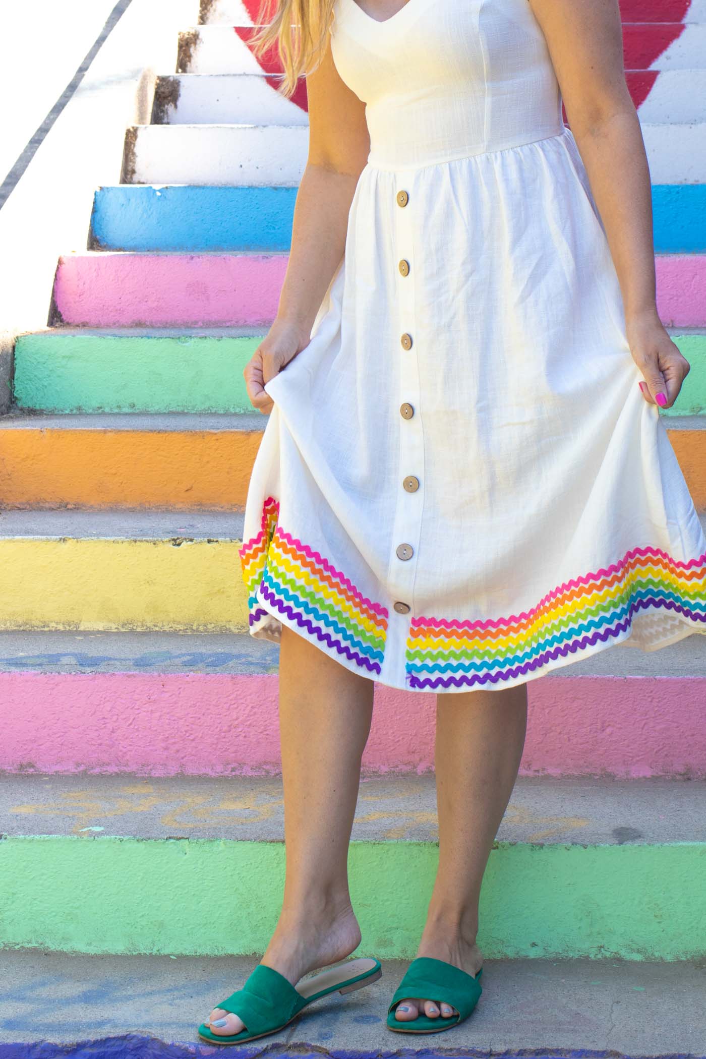 DIY Rainbow RickRack Dress // How to Sew RickRack // Learn the easy way to sew rick rack with this sewing tutorial to update a dress for summer with cute rainbow trim! #sewing #womensfashion #rickrack #howtosew #rainbow #fabricprojects #diyideas