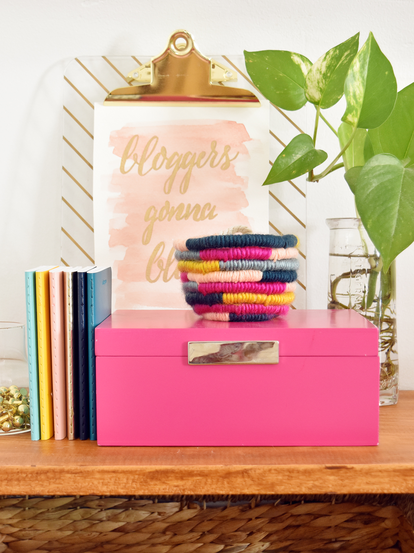 DIY Mini Yarn Wrapped Rope Bowl // Make a mini bowl to organize small items like clips and pins around the house with this cute DIY bowl by Faith of @designfixation! Wrap rope with your favorite colors of yarn to make a rope bowl that fits in anywhere! #bowl #storagediy #organization #ropebowl #yarncrafts #fiberart #fibercrafts #homeoffice #officediy #homedecor #diydecor