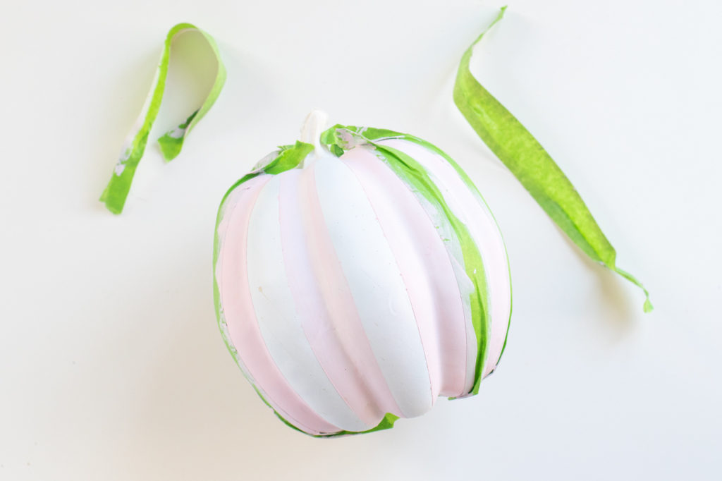 Painted Pumpkin Idea! DIY Gingham Pumpkins // Decorate pumpkins with a fun gingham pattern to decorate for Halloween with color! Use two-tone paints to make colorful Halloween decor 🎃 #pumpkin #halloween #halloweendiy #painting #gingham #diydecor #holidaydiy #falldecor #falldiy