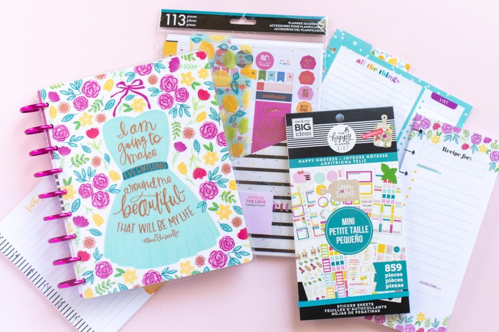 Planning with the New Miss Hostess Happy Planner // #ad See how to start planning for 2020 in the new Miss Hostess Happy Planner at @joann! Use stickers, folders, dry erase pages and recipe cards for event planning and entertaining prep in your planner! #handmadewithjoann #happyplanner #plannerinspiration #plannerideas #planning #entertaining #papercrafts