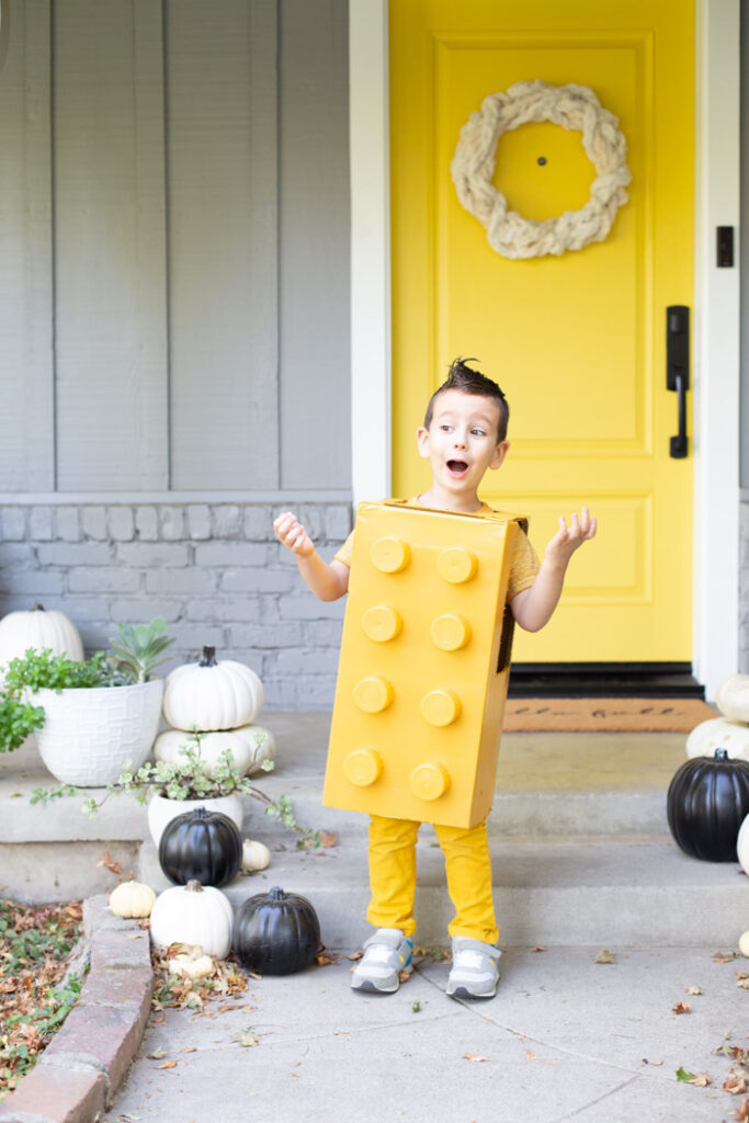 20 DIY 90s Toy Costumes for Halloween // Still need a Halloween costume? Try one of these nostalgic DIY 90s costumes based on childhood toys and games! #diycostume #halloween #diyhalloween #90s #adultcostumes #kidscostumes
