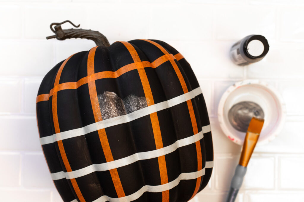 DIY Disco Ball Pumpkin Painting Idea! See how to paint pumpkins to look like sparkly disco balls for decorate for fall and Halloween! #halloween #falldecor #pumpkins #painting #discoball #diyhalloween #falldiy