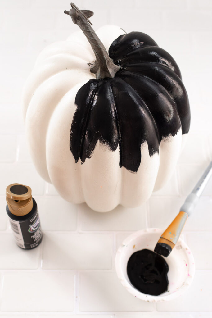 DIY Disco Ball Pumpkin Painting Idea! See how to paint pumpkins to look like sparkly disco balls for decorate for fall and Halloween! #halloween #falldecor #pumpkins #painting #discoball #diyhalloween #falldiy