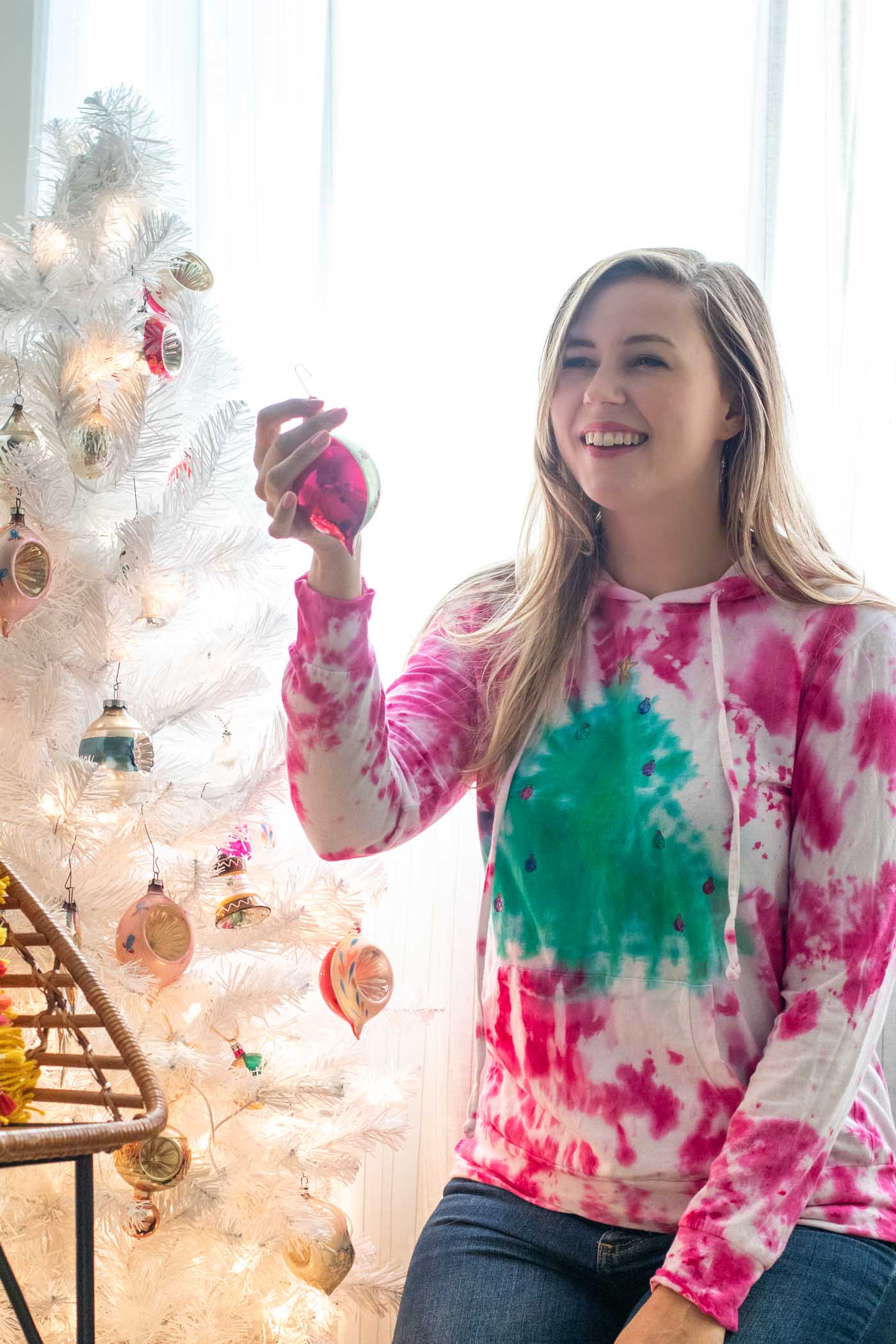Tie Dye Christmas Tree Sweater // 2-Minute Tie Dye Tutorial // How to tie dye a Christmas sweater with a tree pattern using new Tulip 2-Minute Tie Dye #ad #tiedye #christmas #christmastree #christmasfashion #fabric #fabricpaint