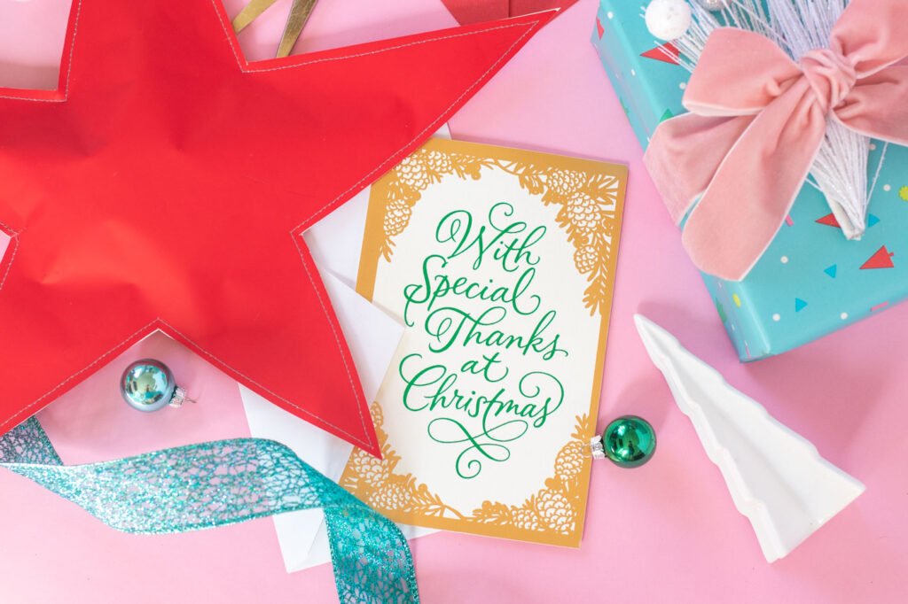 Unique Ways to Package Gifts this Season // Wrap up your holiday gifts with love and a little DIY flair with these tips! Use unique garnishes, recycled items, layers of gift wrap and more to wrap your holiday gifts, and add a sweet or funny holiday card from @amgreetings! #ad #holidaygifts #giftwrap #giftideas #wrapping #christmas #diygifts #christmasgift