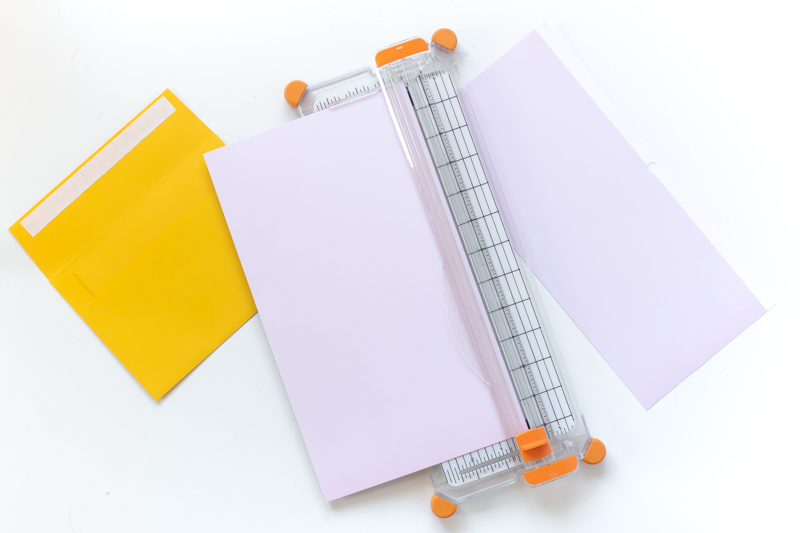DIY Floral Stamped Envelope Liners // Make DIY wedding stationary with these stamped envelope liners using a large floral stamp and inks from RubberStamps.com! Custom envelope liners are the perfect way to make elegant event stationary. Click through for the easy DIY tutorial #ad #weddingdiy #weddingcrafts #papercrafts #stamping #weddingstationary #diystationary #cardmaking #partydiy