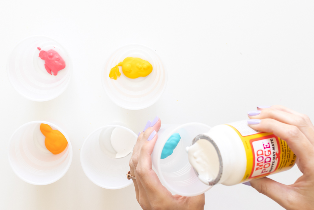 mod podge mixing with paint for alternative paint pouring