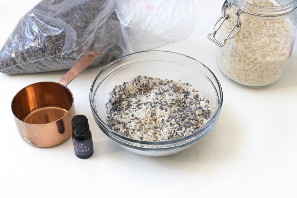 bowl of rice and lavender for filling pillow